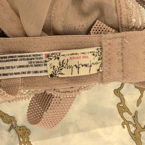 Free People Lace Underwire Bra - Cream - Picture 3 of 9